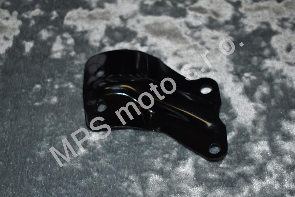 Držák výfuku pravý 634/638