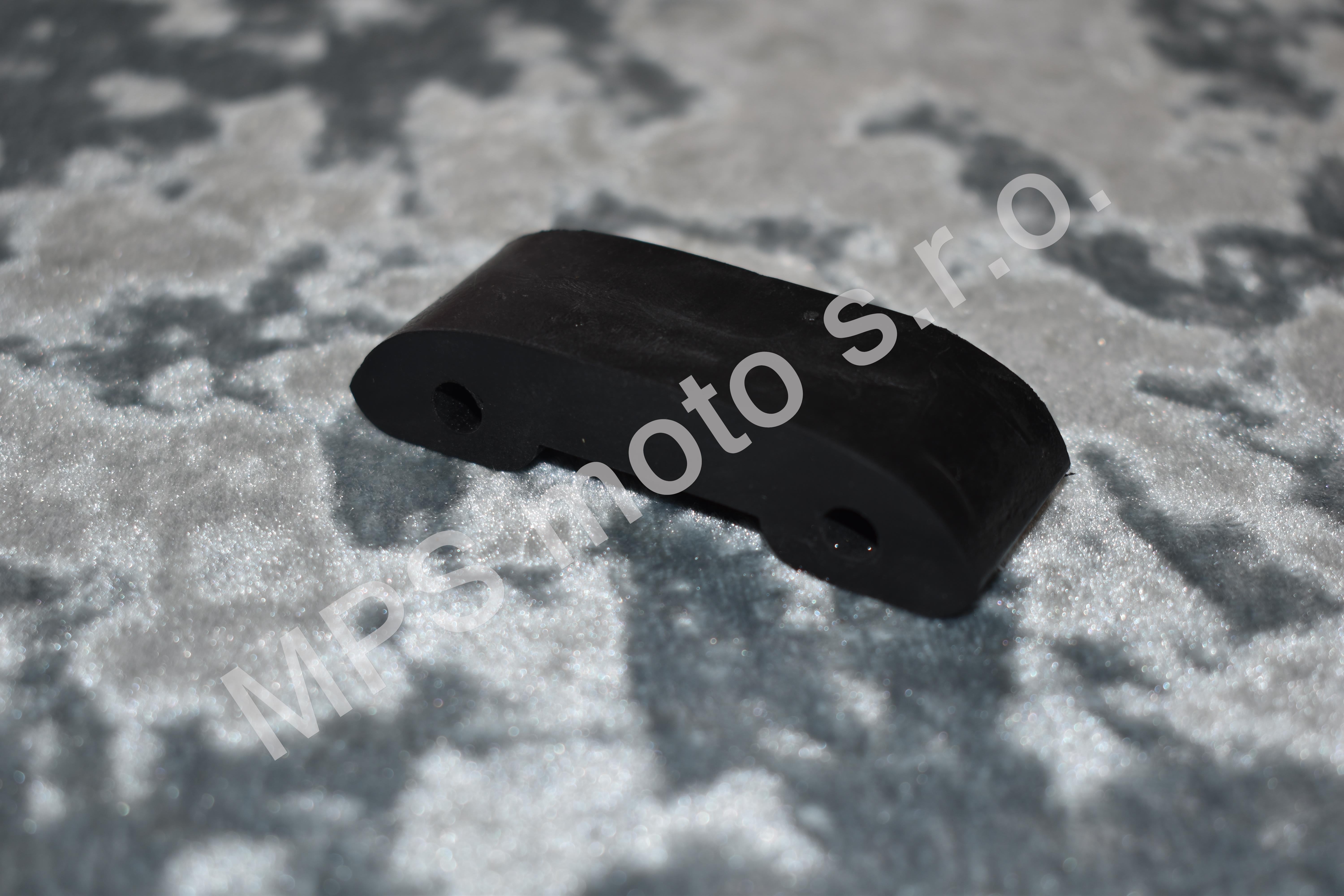 Gumové vedení do krytu řetězu