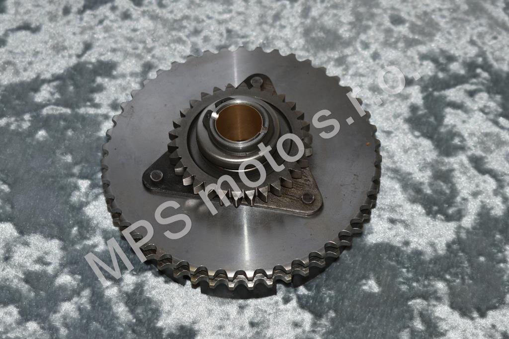 Řetězové kolo s kolem spoušť.