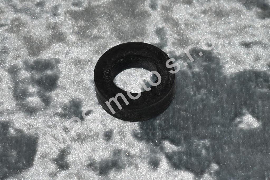 Vložka - uložení nádrže přední 638-30-043