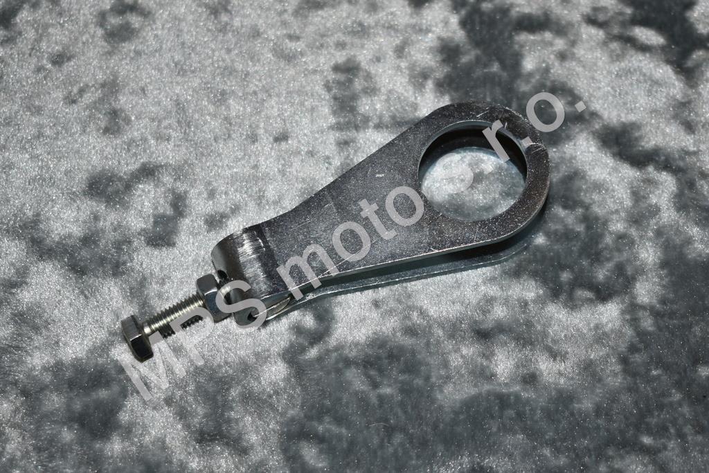 Napínák řetězu pravý úplný