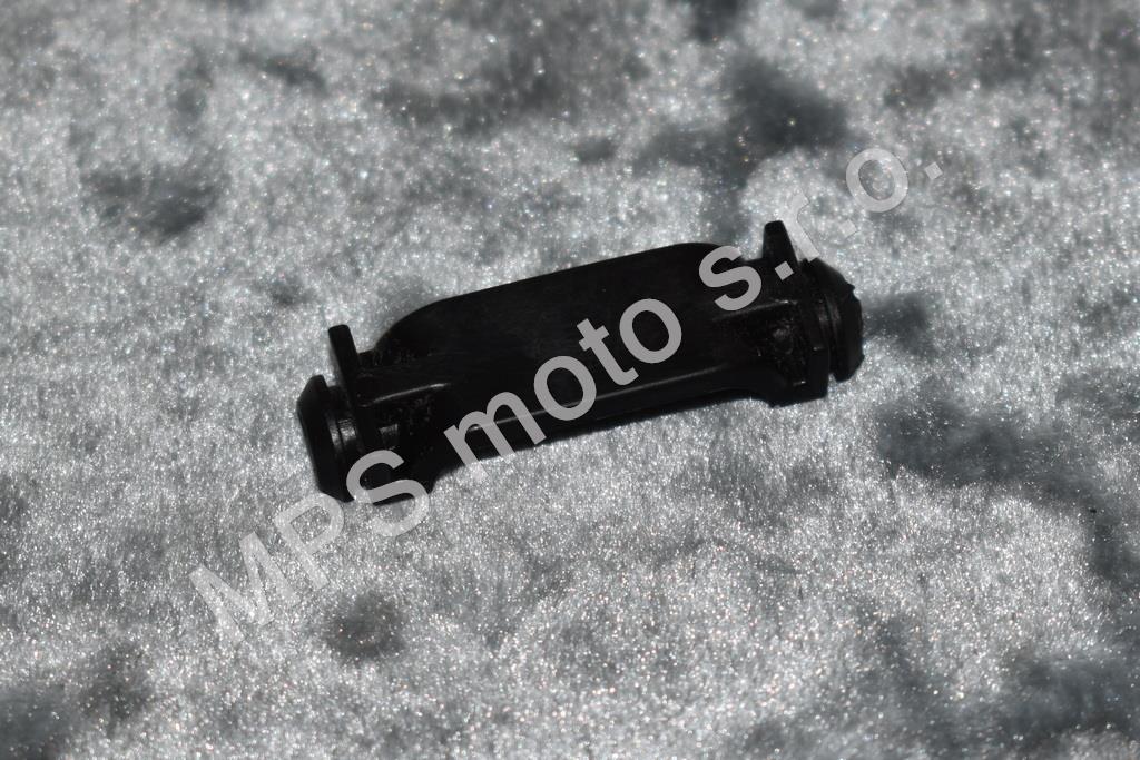 Držák lanka na přední blatník