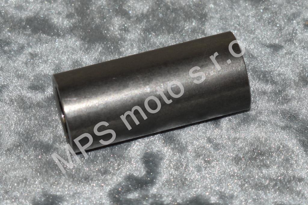 Rozpěrka mezi ložiska v kole