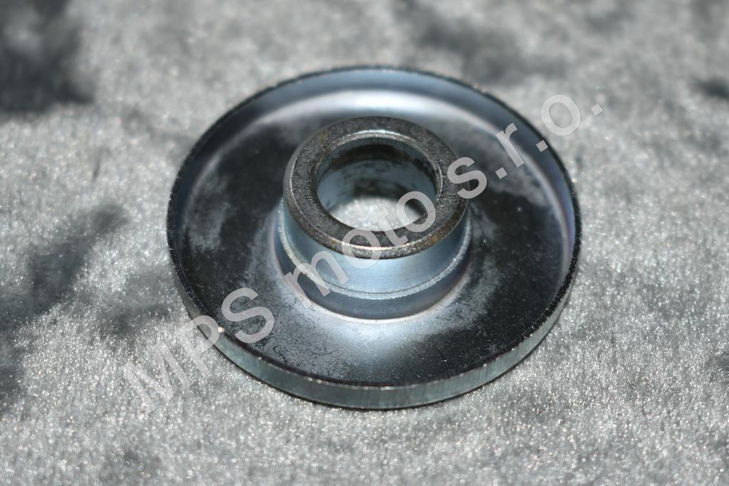 Rozpěrka (krytka) náboje předního kola