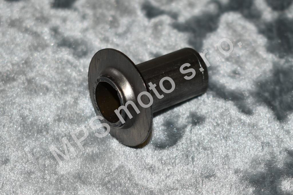 Rozpěrka mezi ložiska v kole 