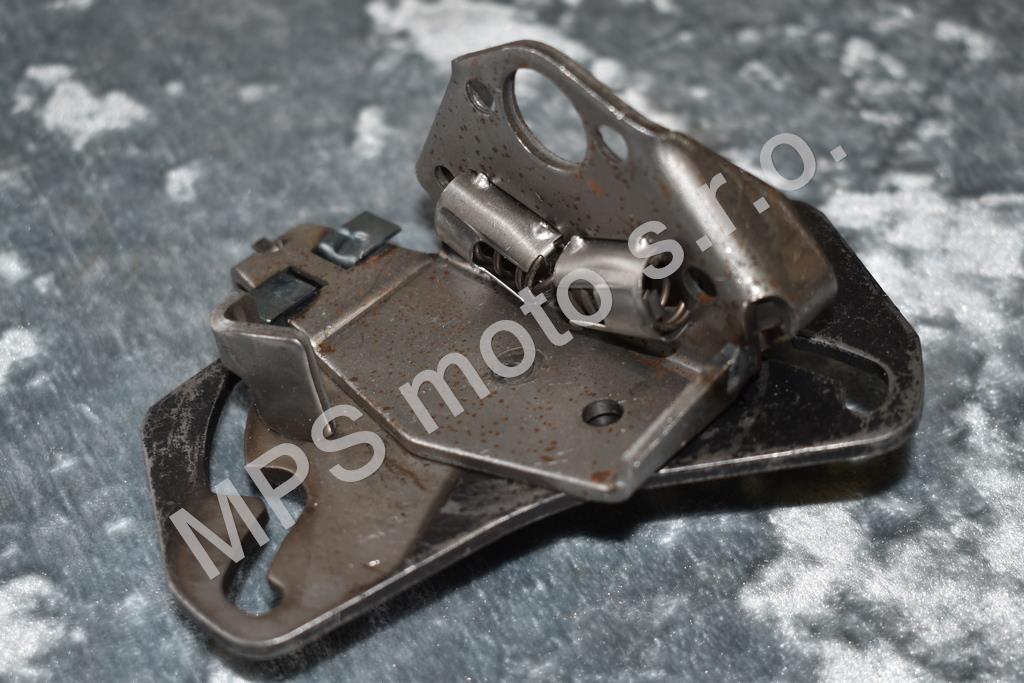 Držák s kulisou úplný