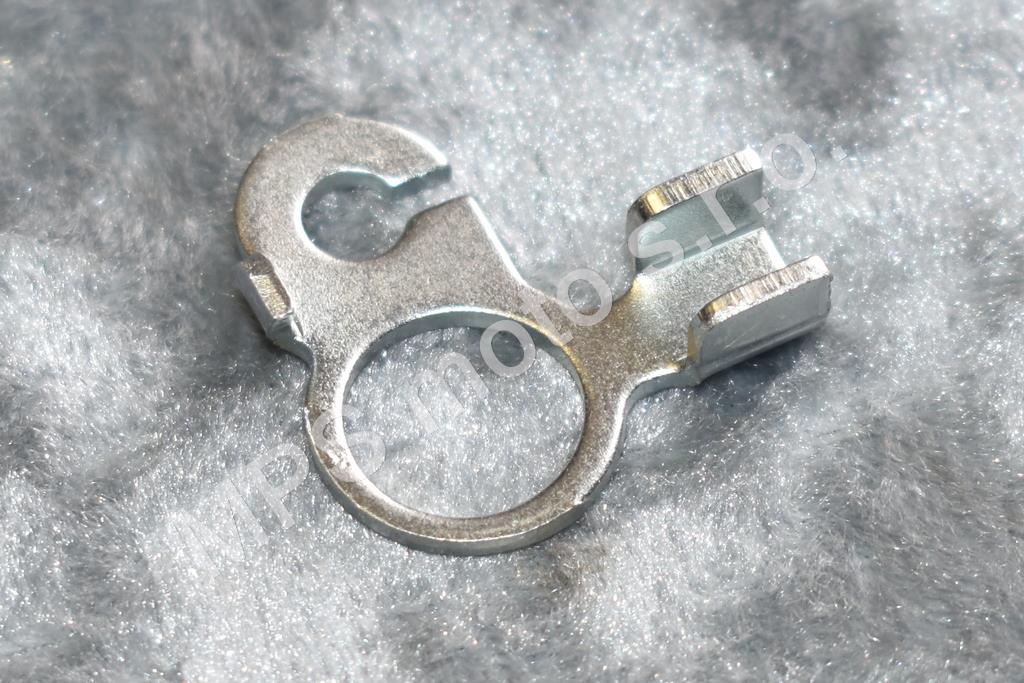 Opěrka bowdenu zadní brzdy