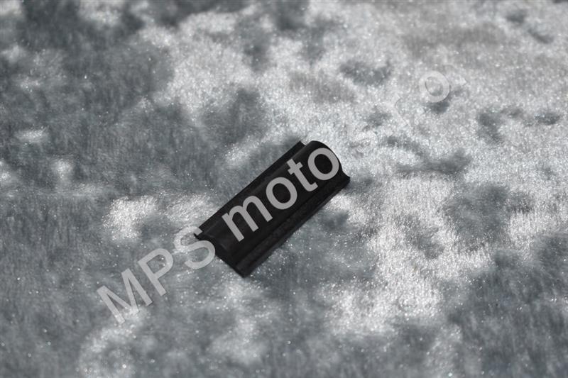 Nástrčná guma krytu řetězu