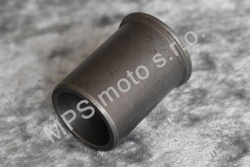 Pouzdro kyvné vidlice delší