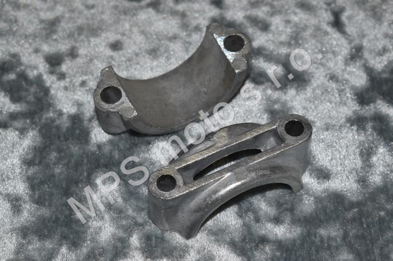 Objímka předního blatníku-pár