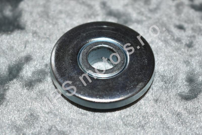 Rozpěrka (krytka) náboje předního kola